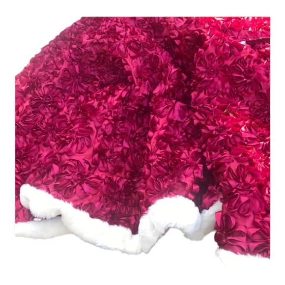 CHRISTMAS TREE SKIRT Burgundy Rose Floral Covered Tree Skirt White Faux Fur Edge - Picture 1 of 12